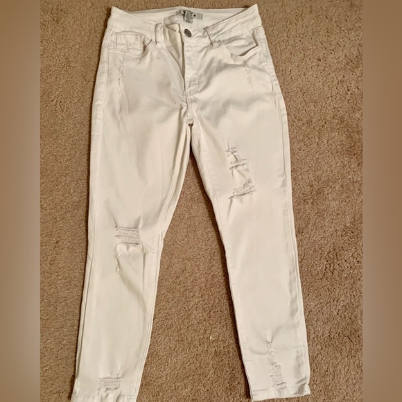 Refuge White Stretchy Cropped Jeans - Picture 4 of 10